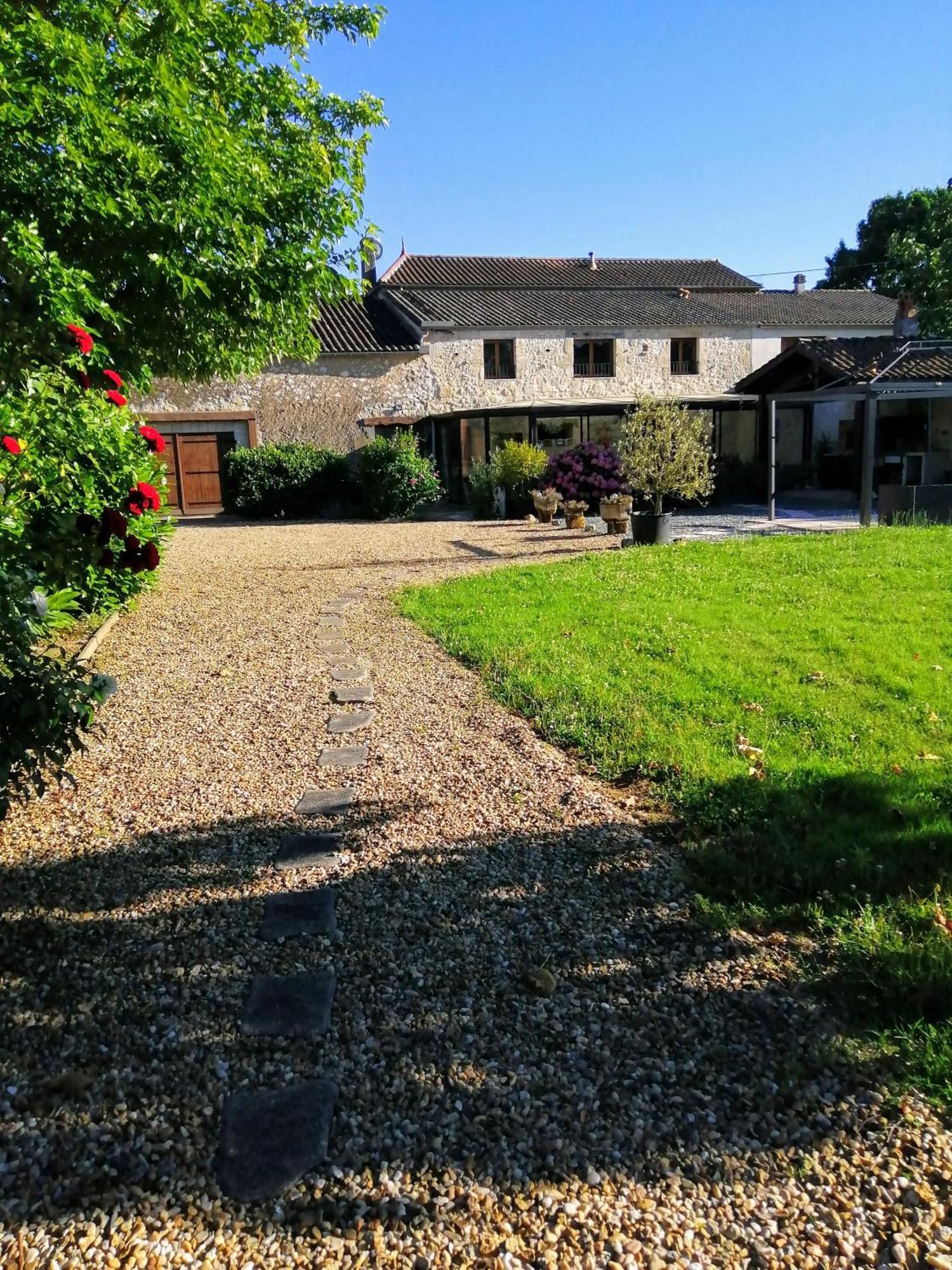 Montcaret Le Grand Chemin De La Vie Bed & Breakfast エクステリア 写真