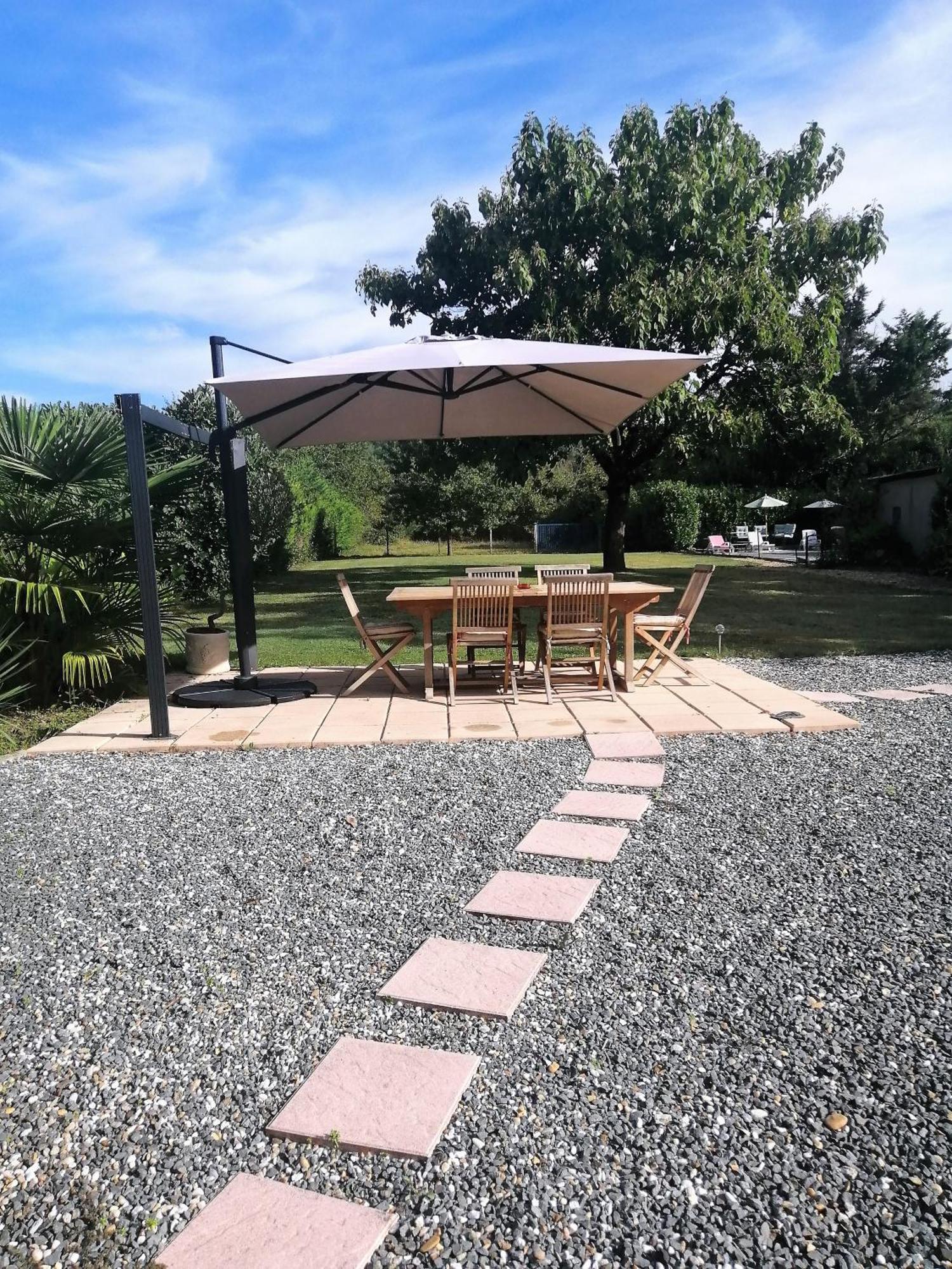 Montcaret Le Grand Chemin De La Vie Bed & Breakfast エクステリア 写真